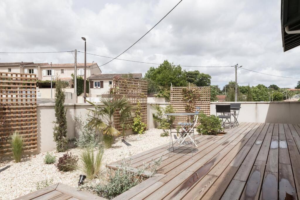 With A Terrasse *